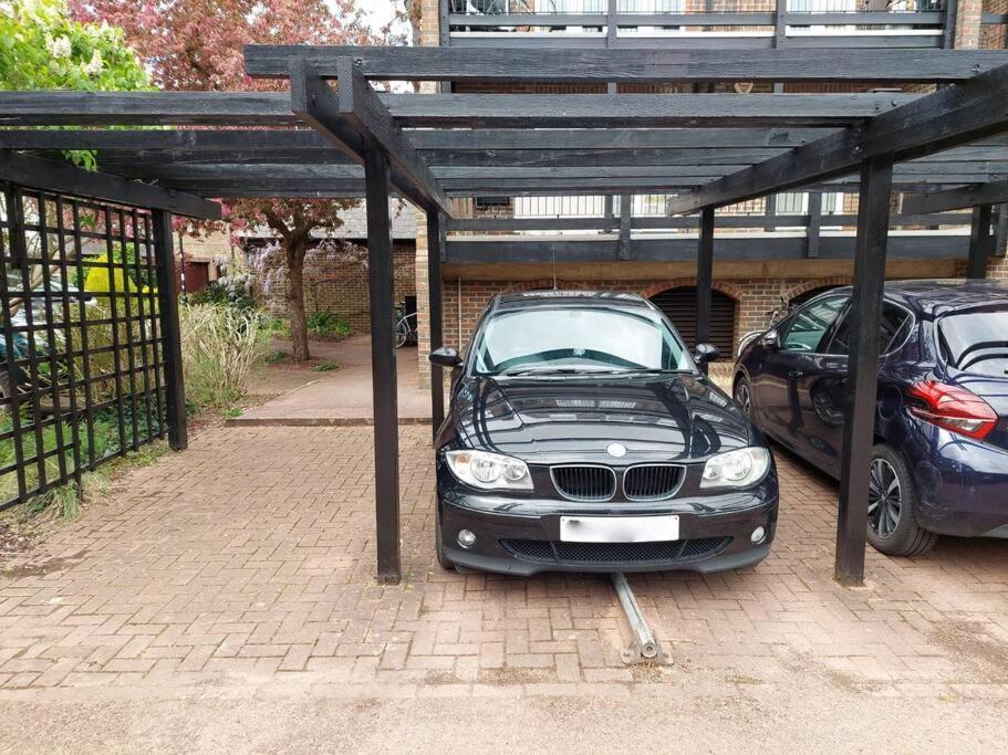 Stunning Riverside Oxford Apartment With Parking Exterior photo